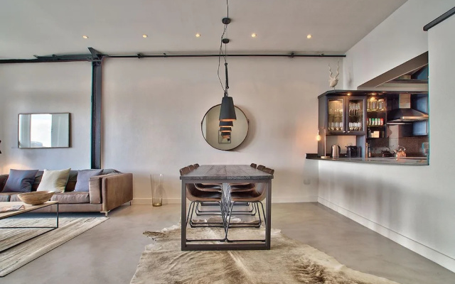 Manhattan Place