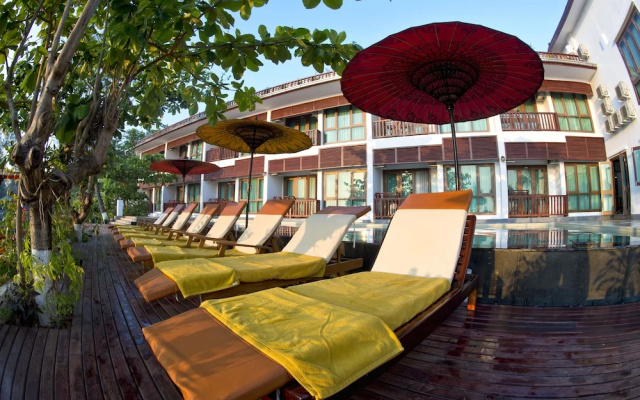 Ngapali Lodge