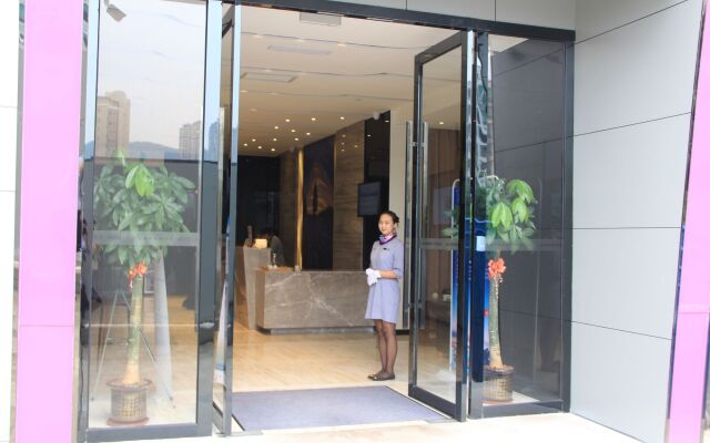 Lavande Hotel GZ LongDong Metro Station Branch вид на фасад