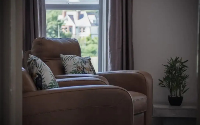 Langland Road - 2 Bedroom Town House