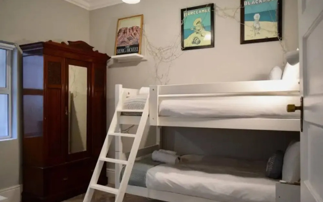 Spacious 3 Bedroom Home Green Point