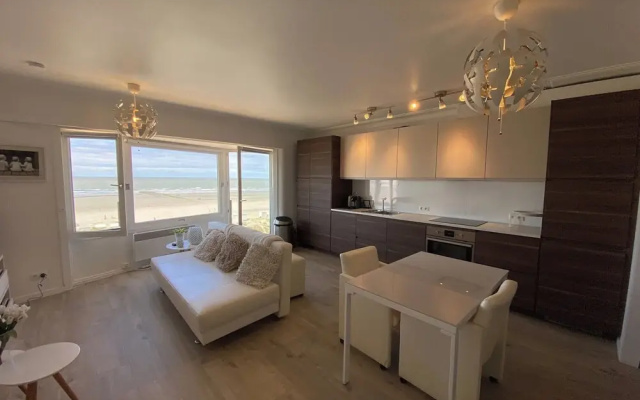 Sea-view Apartment in Nieuwpoort