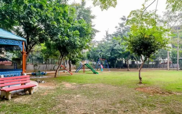 Studio Apartment With Patio gym Near Global Foyer
