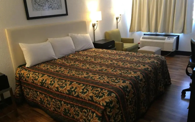 Economy Inn Holland
