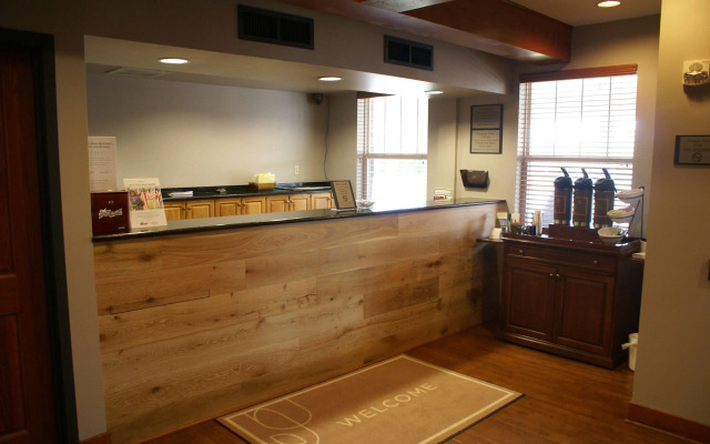 Country Inn & Suites by Radisson, Lansing, MI