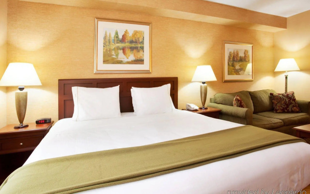 Holiday Inn Express Hotel & Suites Iron Mountain by IHG