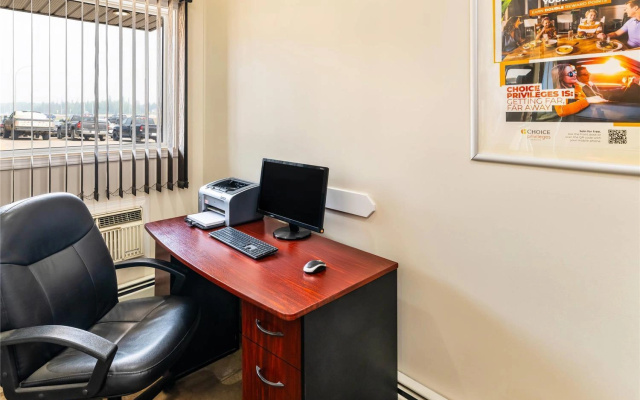 Econolodge Inn And Suites High
