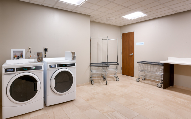 Holiday Inn Express & Suites Gainesville I-75 by IHG