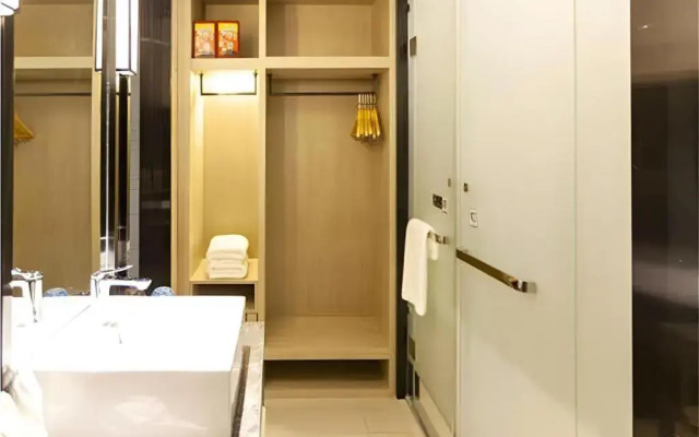 Echarm Hotel Yingshang Wuzhou Wanhui Square