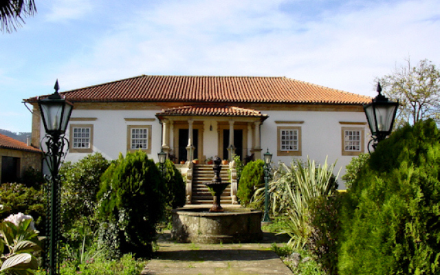 Отель Quinta De Santa Comba вид на фасад