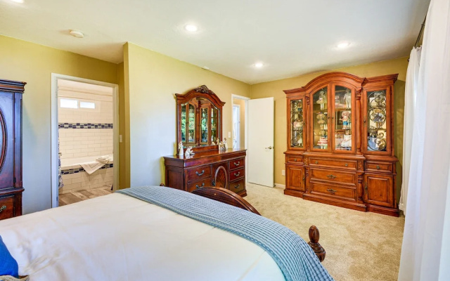 Charming Poulsbo Retreat: Hood Canal Views!