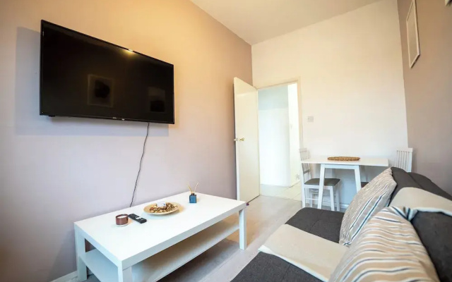 London City Escape - Stylish 2 Bedroom Apartment