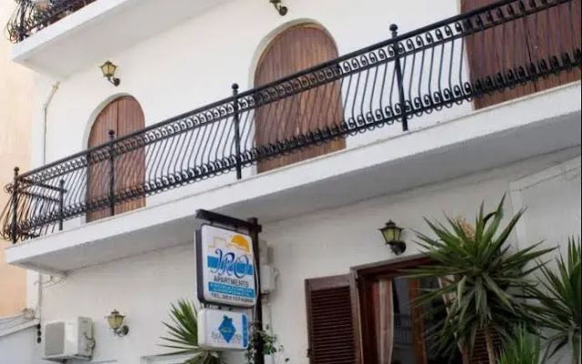Iro Apartments