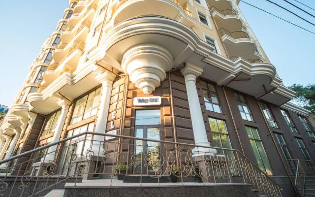 Vintage Hotel on French Boulevard