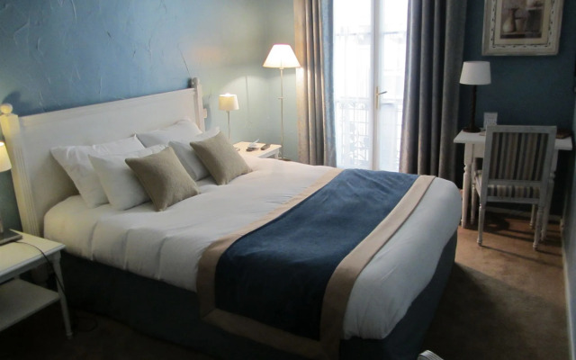 Hotel d'Aragon - Place de la Comédie