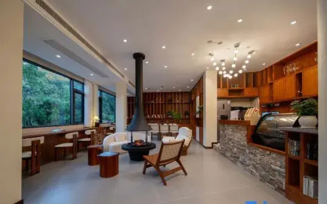 Xinghe Mountain Language Boutique Homestay