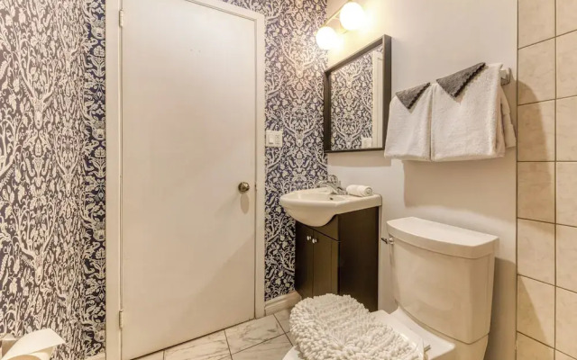 Remparts 2 Bed w Private terrace & sauna