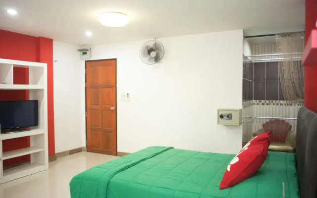 ZEN Rooms Mahajak Residence