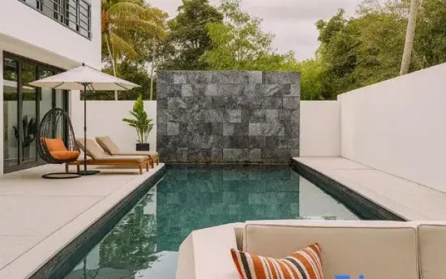 The Lush Apartments & Suites