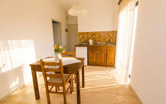 Ccb Bruskos Hotel