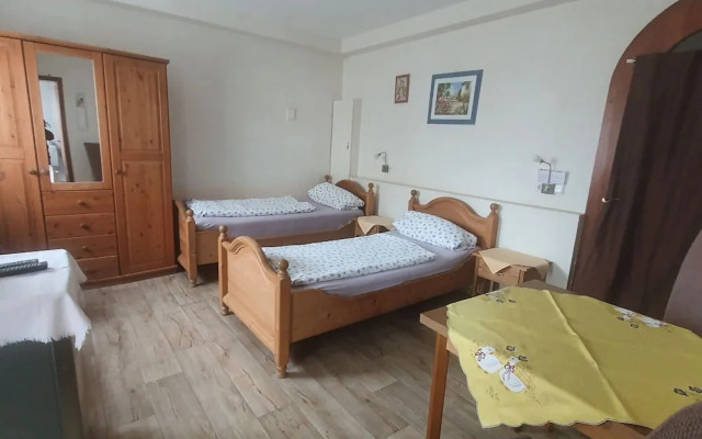 Schone Ferienwohnung mit Terrasse in Homberg