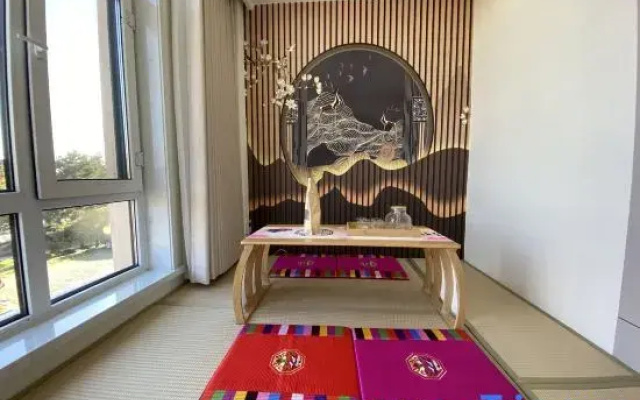 Houlai Boutique Hotel (Changbaishan Railway Station)