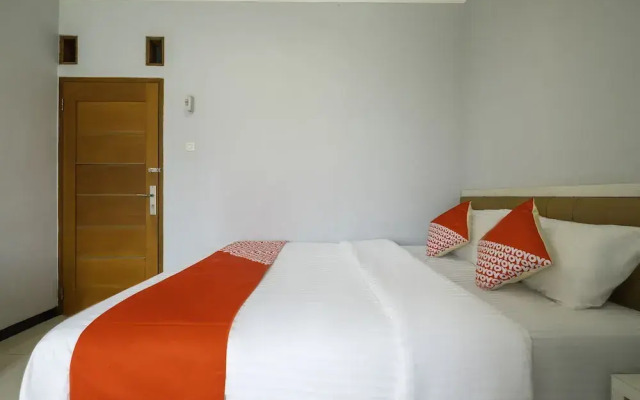 The Karins Guesthouse by OYO Rooms