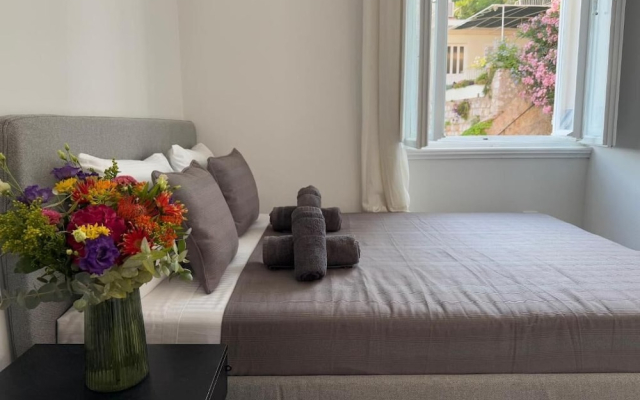 Onyx Apartments 2&4