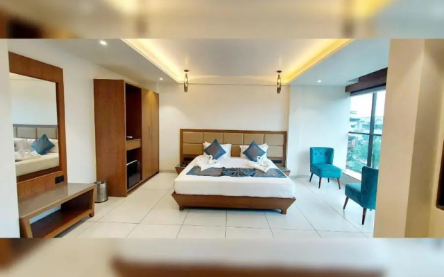 Hotel Red Chillee Restro