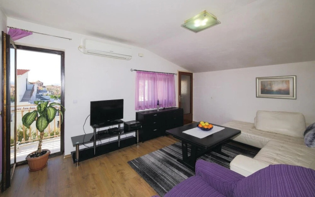 Awesome Home in Kastel Kambelovac With Wifi and 3 Bedrooms