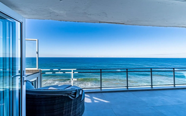 Beach front penthouse apartment