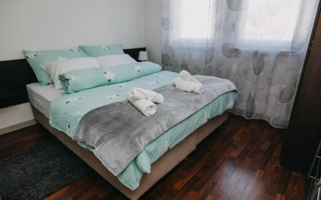 Apartment 10