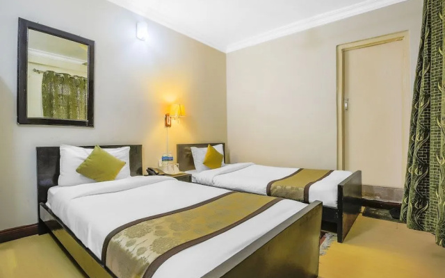 OYO 388 Teeka's Holiday Inn