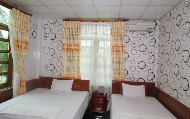 Huong Tra Hotel