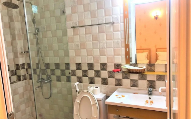 HHen Apartment Hotel