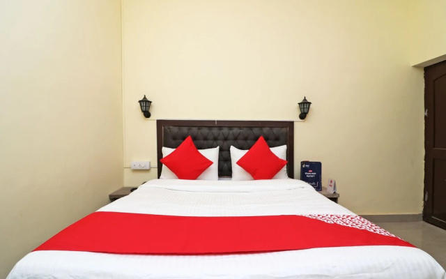 Sandhya Guest House by OYO Rooms