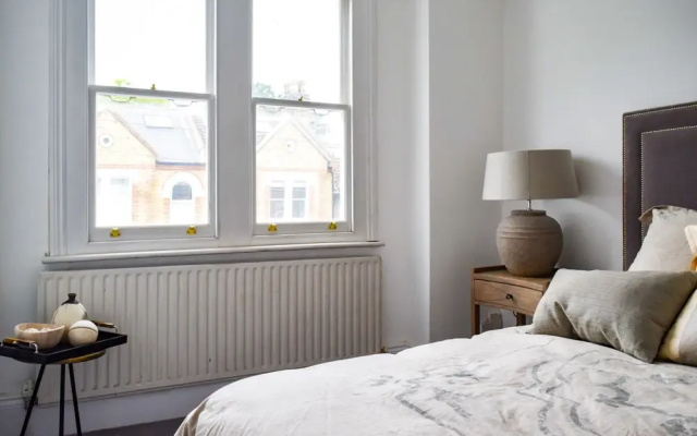 Amazing 3 Bedroom Property Close to Lavender Hill