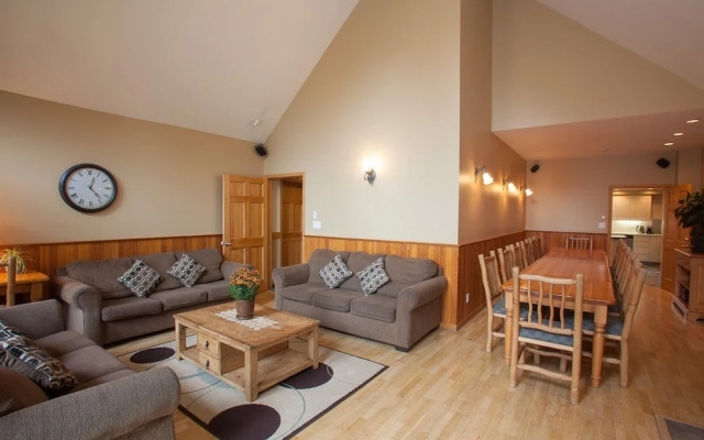 Lorimer Ridge Lodge