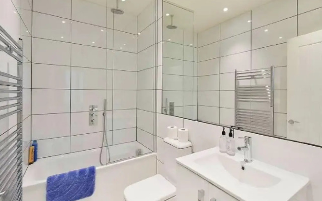3-bed South Kensington Flat With Outdoor Terrace