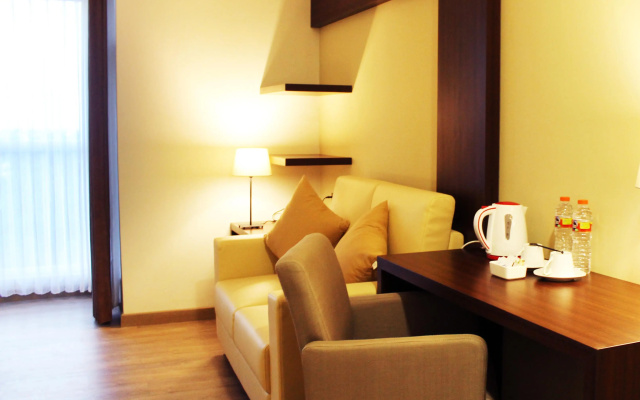 Hotel Gunawangsa MERR