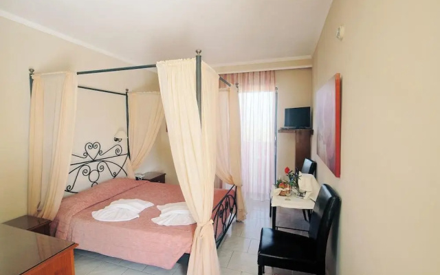 Roselands Hotel