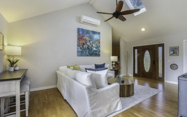Hale Iolani 3 Bedroom Home by RedAwning