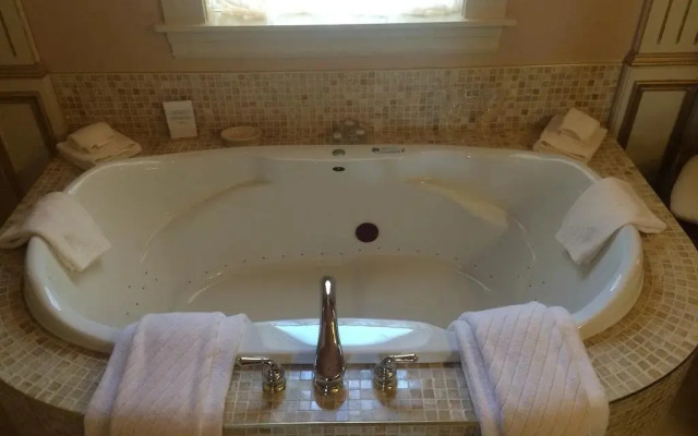 Rose Manor Inn B & B