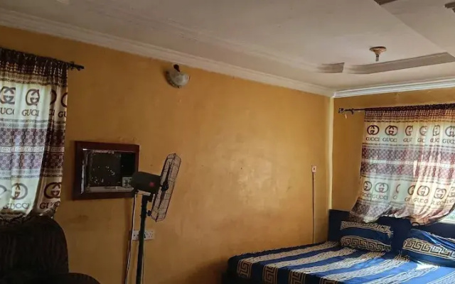 Moradis Onimoba Hotel