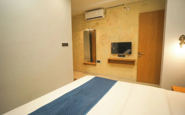 Bhopal Inn by Ten On Ten Stays