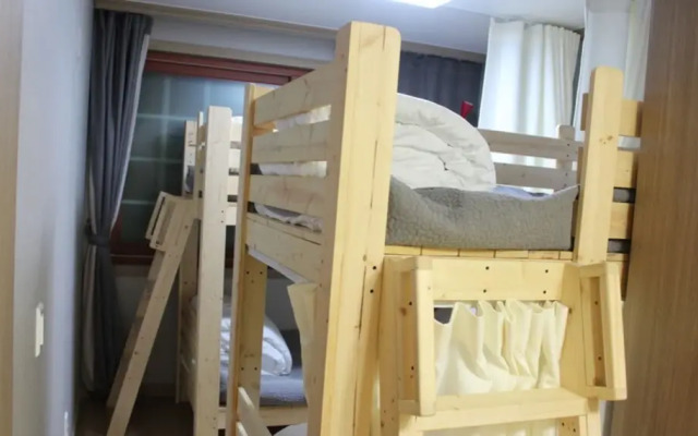 The Flower Road Guesthouse