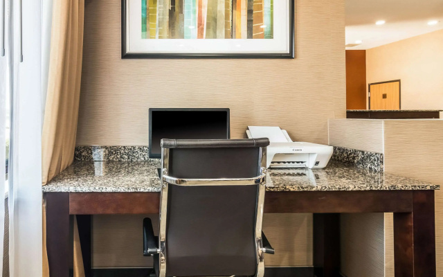 Quality Inn & Suites Salem near I-57