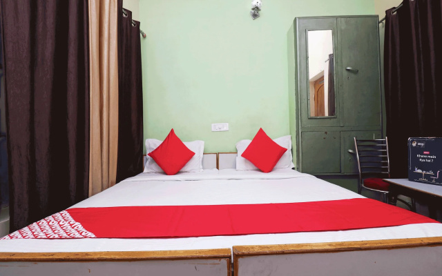 OYO 18682 Hotel Roshan