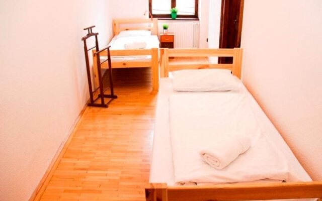 Walking Bed Budapest Hostel