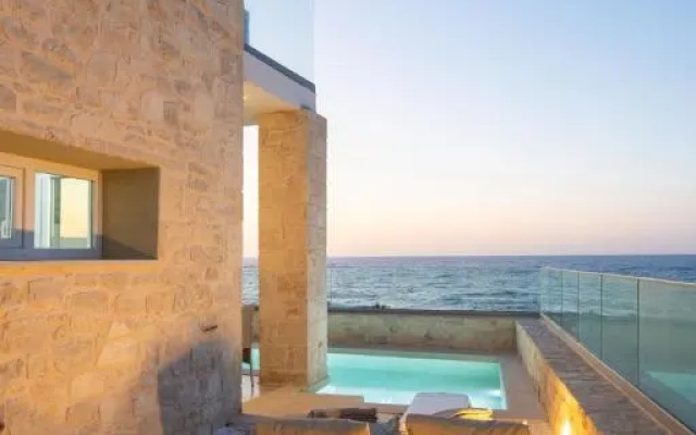 Lucia Beachfront Suite